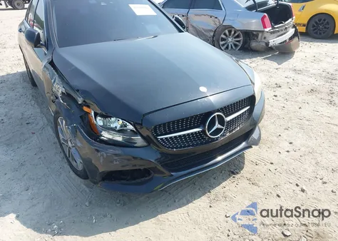 2017 Mercedes-Benz C 300 Luxury/Sport из США, поврежденный, VIN 55SWF4JB6HU200988